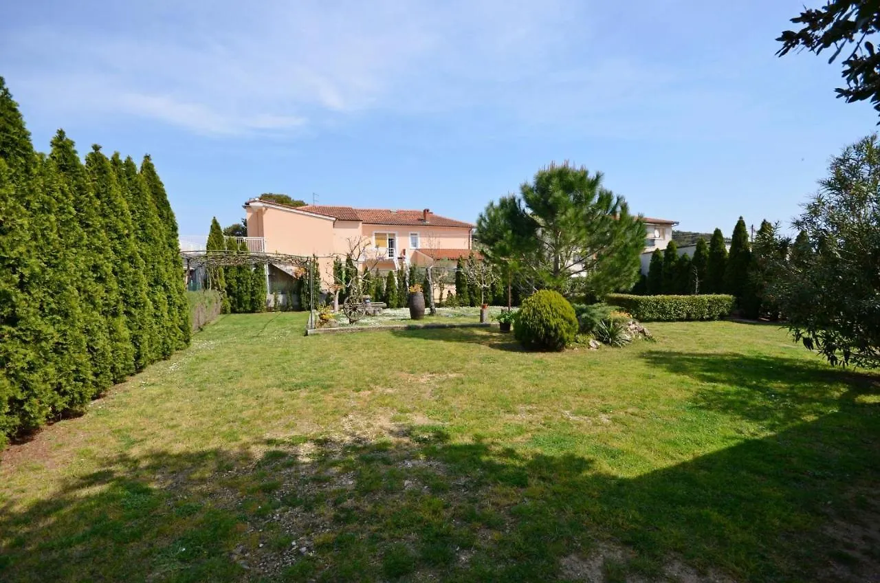Apartments Mirela Pula